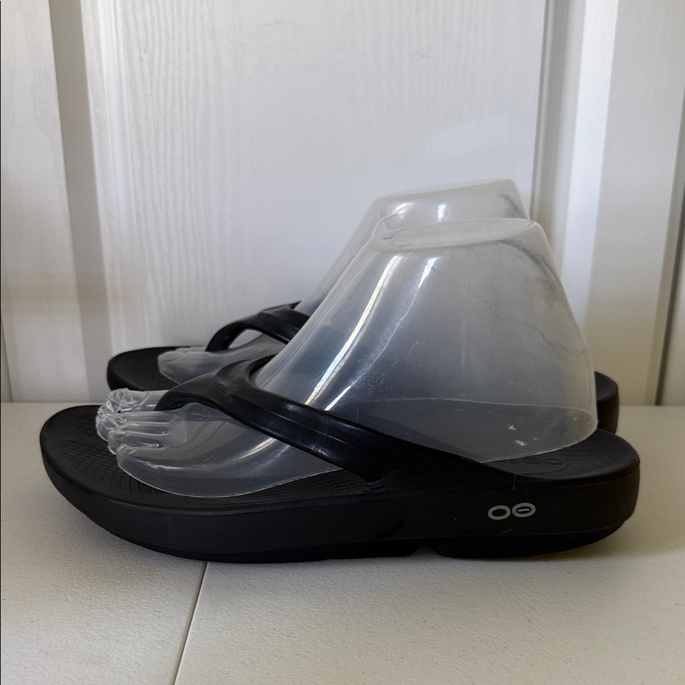 OOFOS OOlala Women's Black Sandals ( sz - 9) - Picture 4 of 6